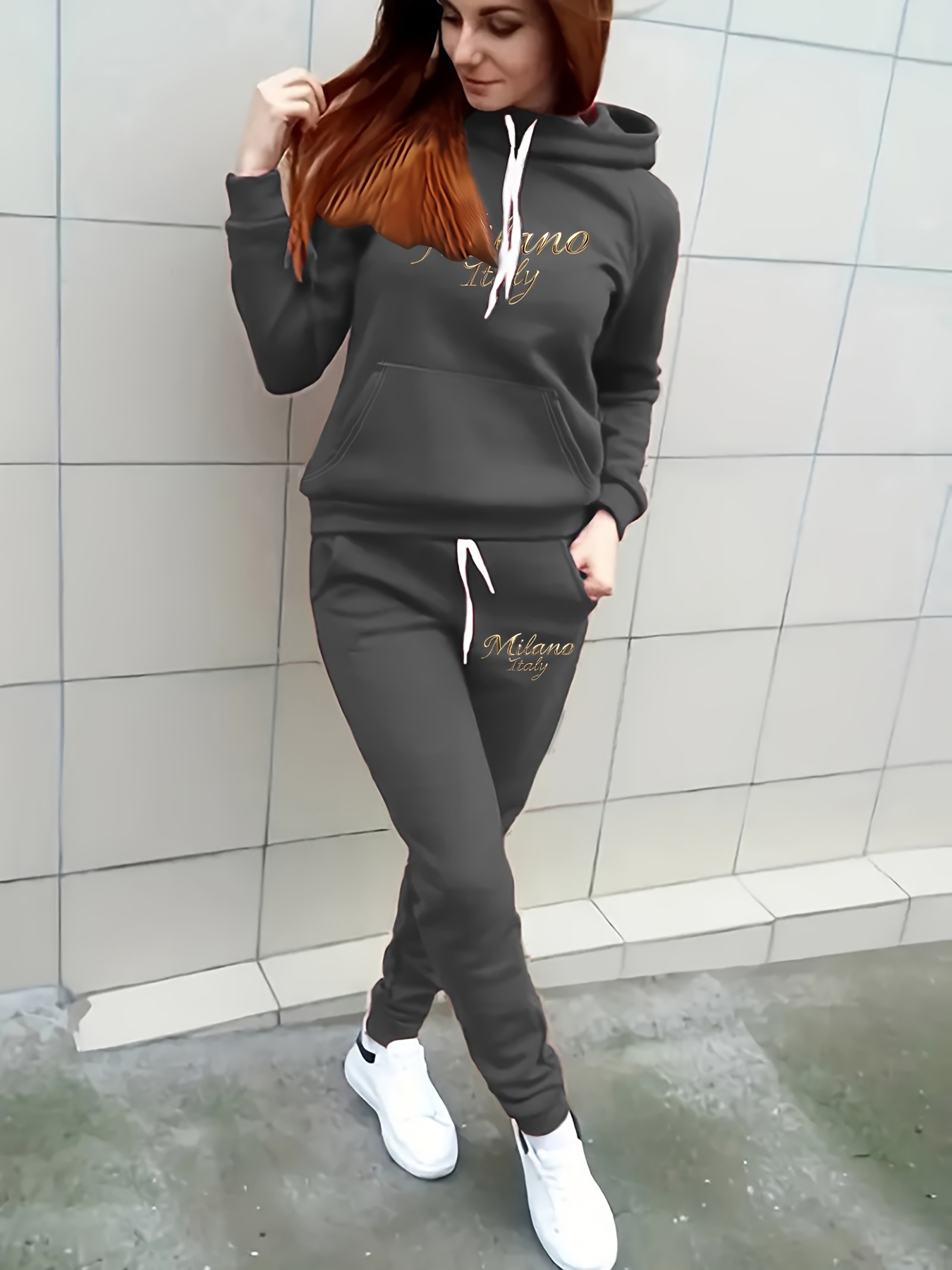 Winter Clothing Essentials For Women - 秋と冬に欠かせないフリース裏地付き厚手のフード付きスウェットシャツとスウェットパンツのセット、ヨーロッパとアメリカのトレンディなスタイル、男女兼用、カップルセット、女性用ゆったりとしたオーバーサイズのフード付きスウェットシャツとロングパンツ、レギュラーフィット、洗濯機で洗える、耐久性があり耐摩耗性、女性用カジュアルで多用途なセット、暖かく快適で防風性があり、着痩せ効果があり、ファッショナブルでトレンディな外出や通勤に最適、実用的で美しいフード付きデザイン、スウェットシャツとジョギングパンツのツーピースセット、女性用衣類